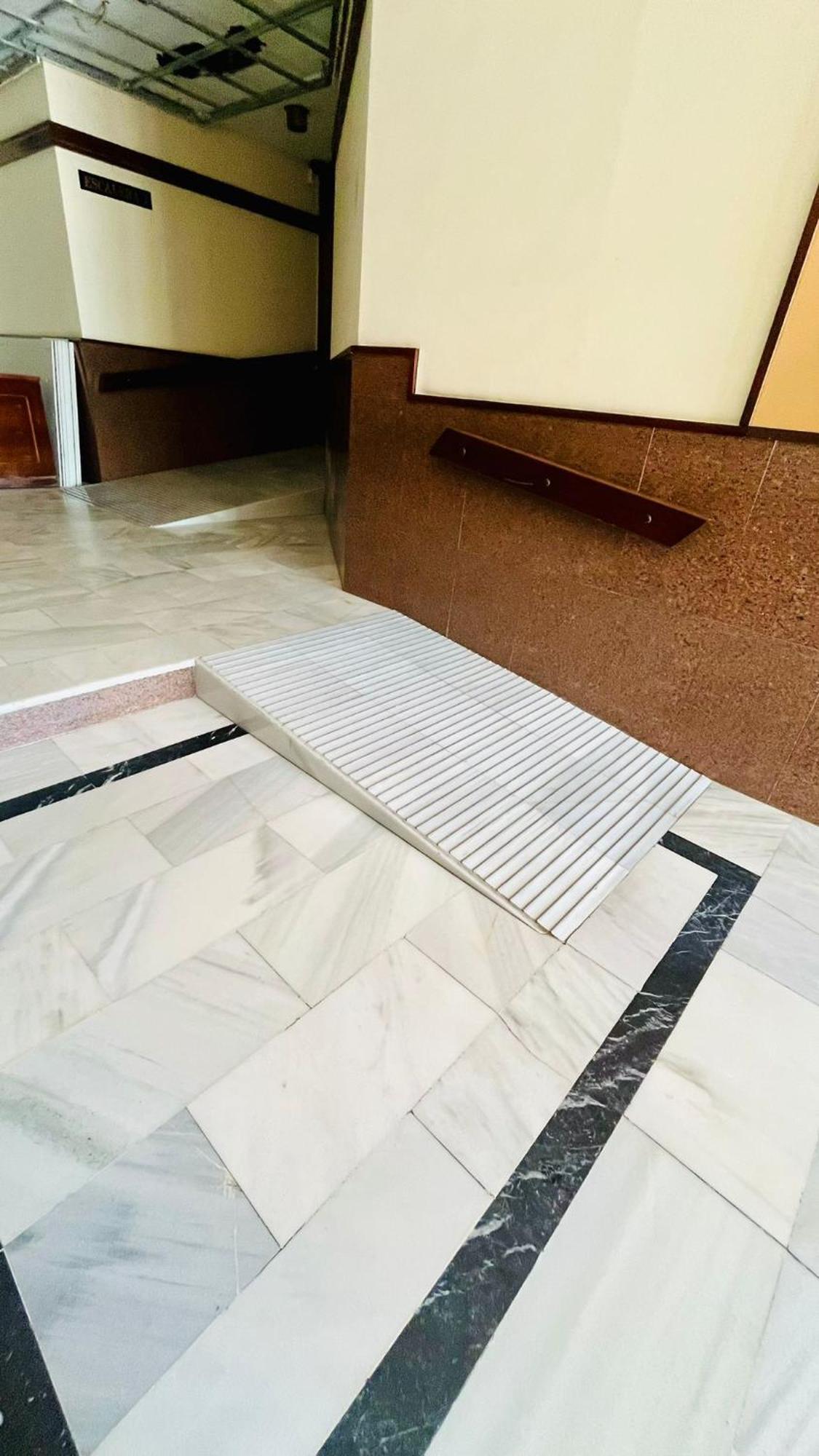 Апартаменты Atico En Yate Iv, Primera Linea Playa Фуэнхирола Экстерьер фото