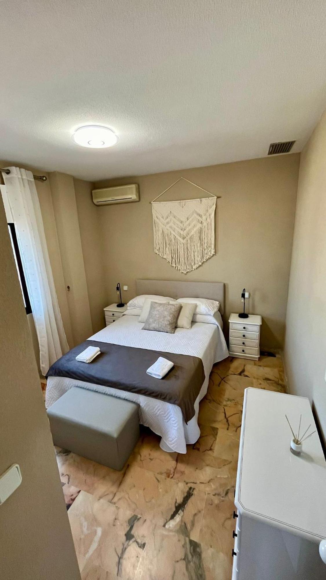 Апартаменты Atico En Yate Iv, Primera Linea Playa Фуэнхирола Экстерьер фото