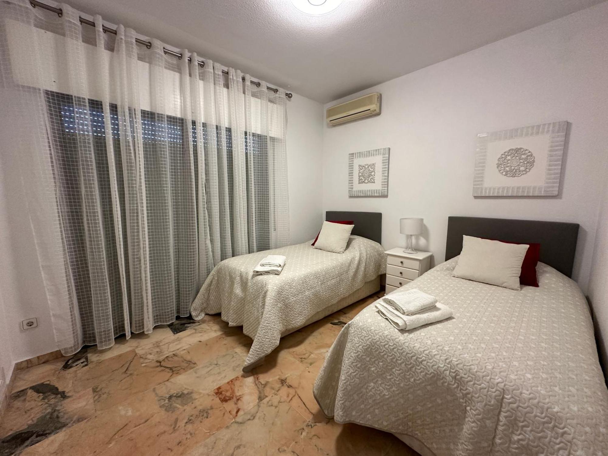 Апартаменты Atico En Yate Iv, Primera Linea Playa Фуэнхирола Экстерьер фото